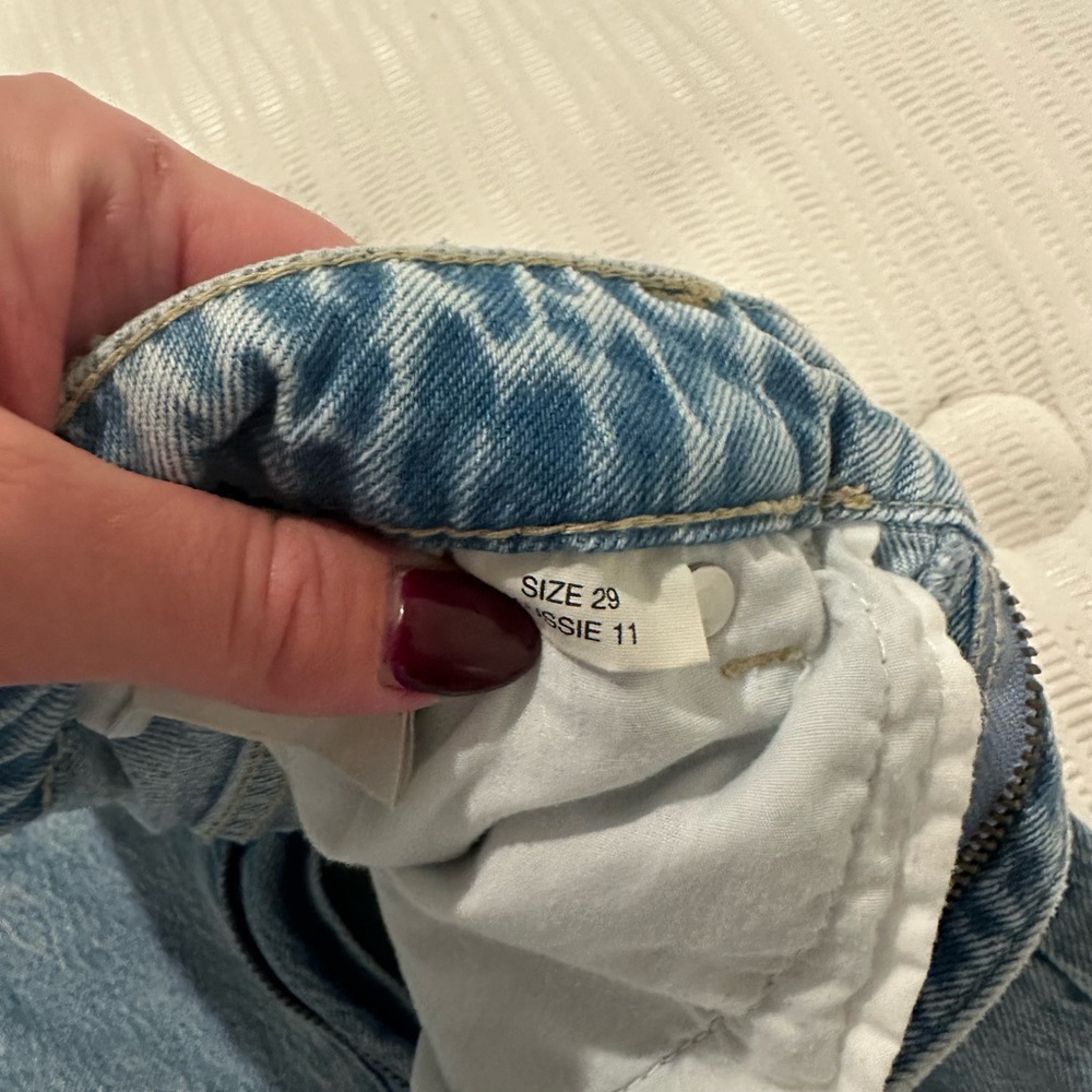 Rollas high rise blue jean distressed, skinny/slim jean. Size 29 - Picture 2 of 5